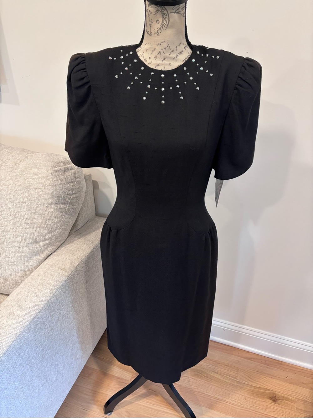 Vintage Carolina Herrera cocktail dress size 6 NWT (discoloration)